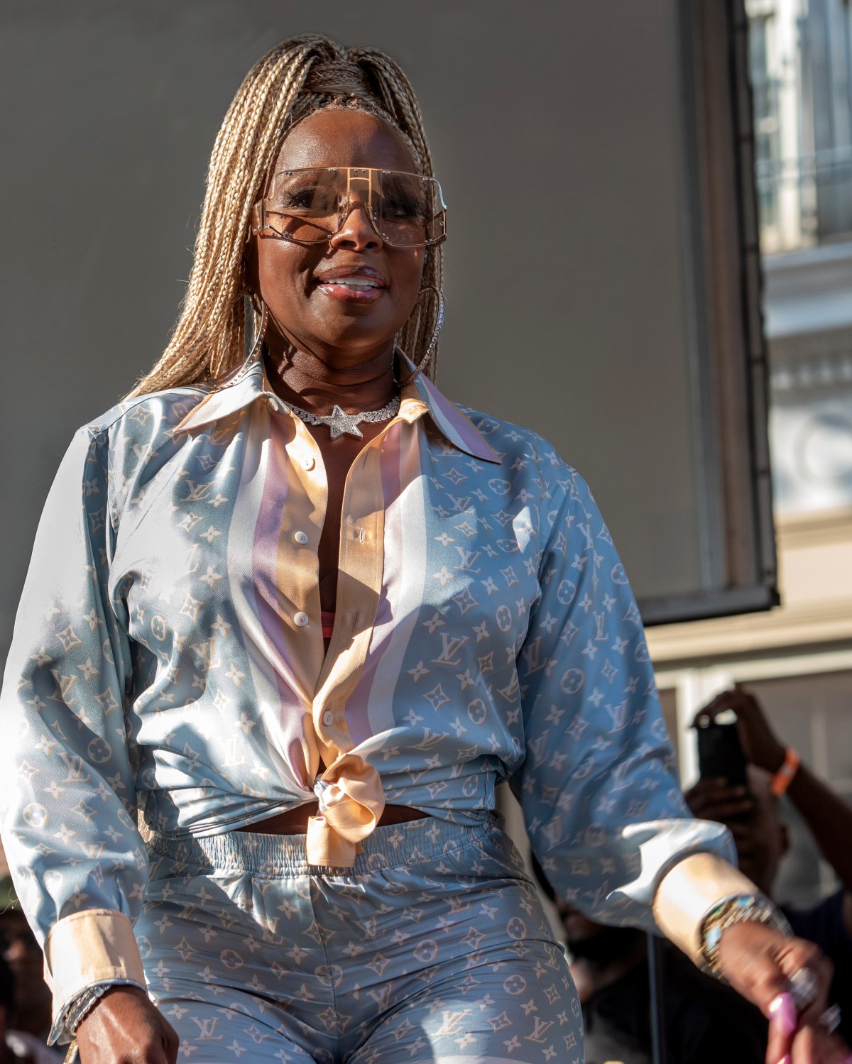 Mary J Blige Unveiling the Musical Magic of WanMor Band: A Highlight of Harlem Day at Harlem Week - CovantNYC Blog